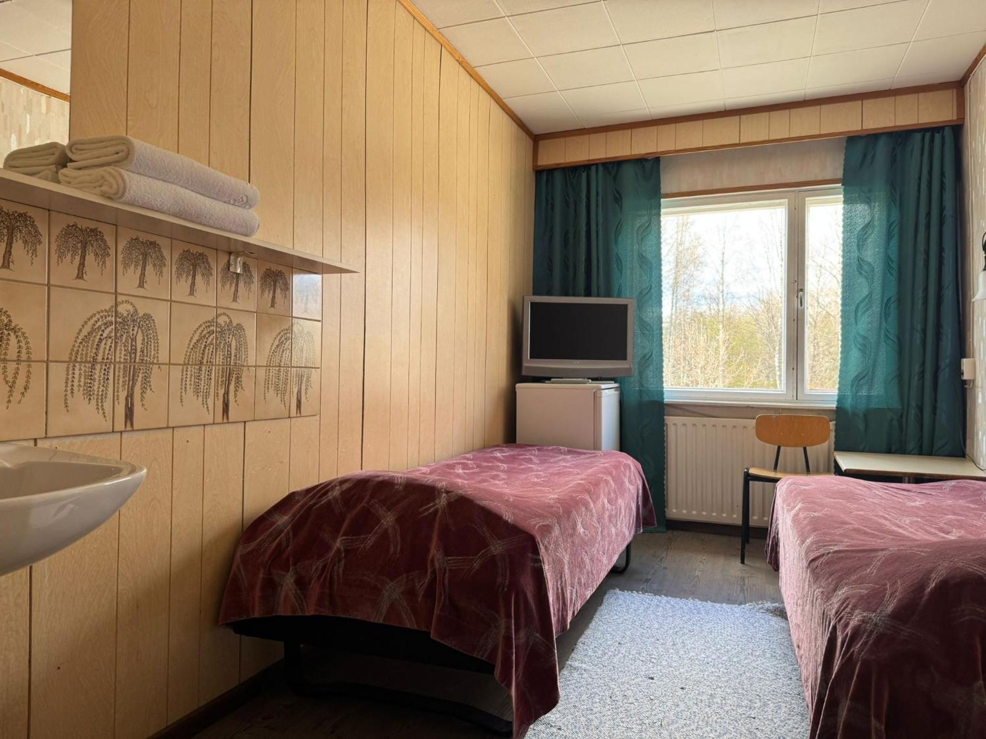 Jaemsaen Gasthaus Esterno foto